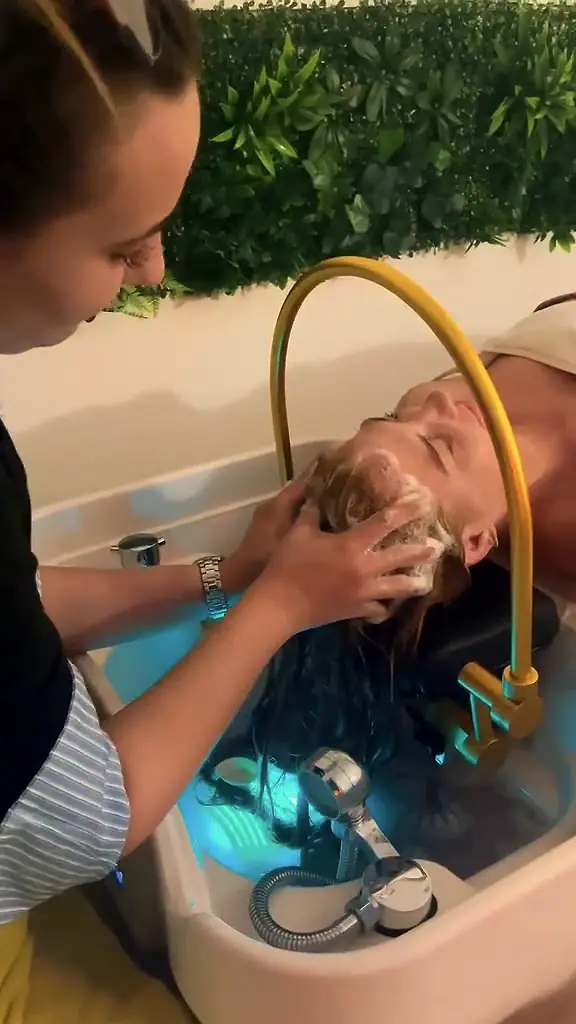 Zen Head Spa: umivanje in masaža lasišča v posebnem umivalniku